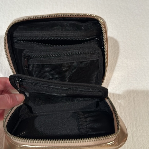 Bobbi Brown metallic cosmetic case - Picture 3 of 10